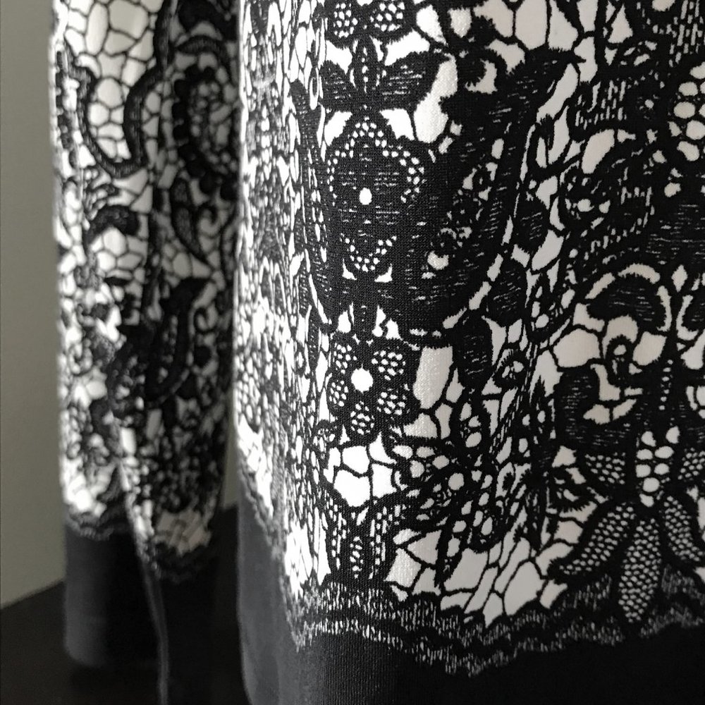 Jockey - Black & White Ornate Faux-Lace Pattern Longsleeve Top - Picture 6 of 11
